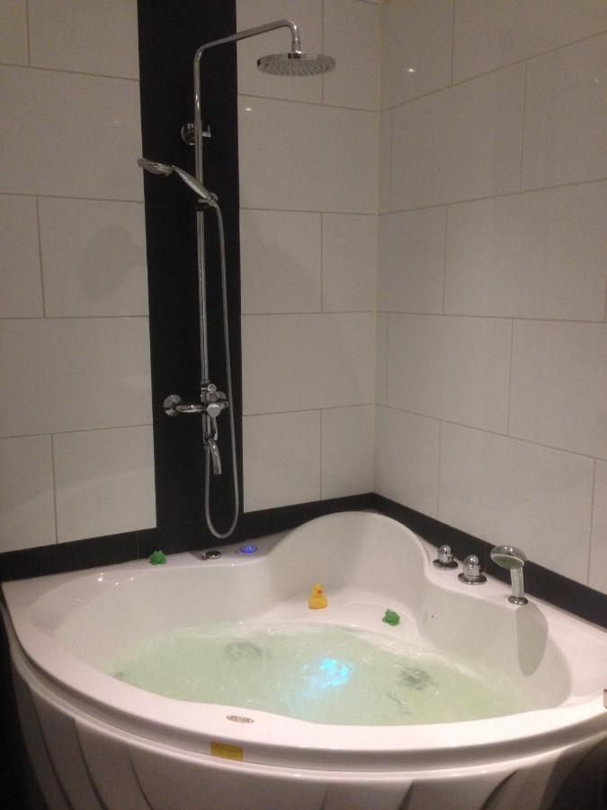 Beach Rose, 1 Free Parking, 2 Min. From Beach, Jacuzzi Noordwijk Luaran gambar